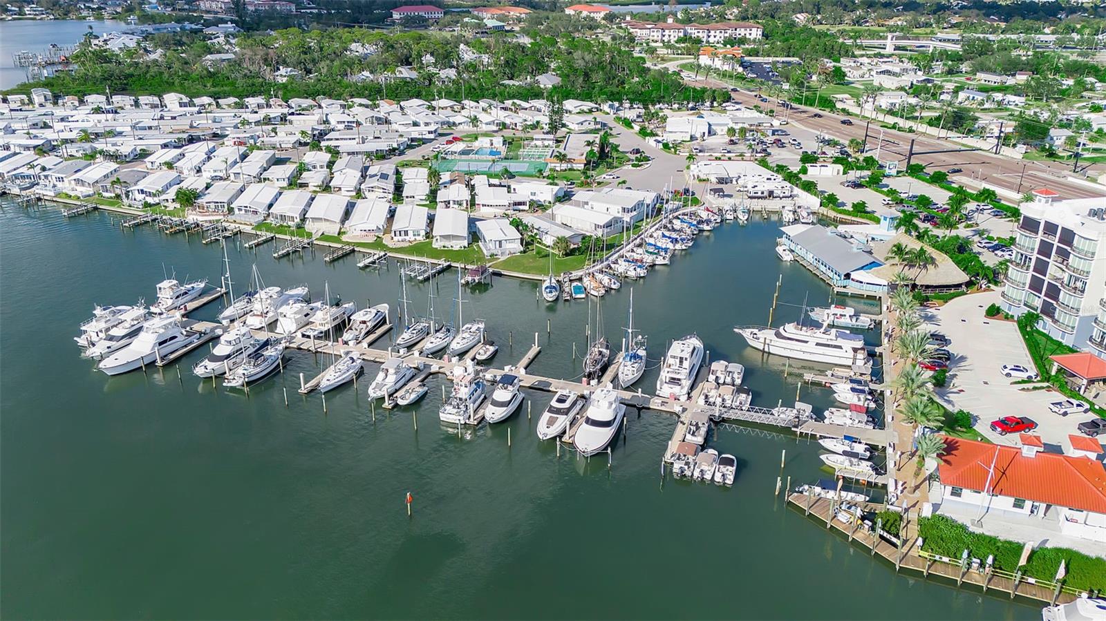 Image 52 of 56 For 318 Nassau Street N