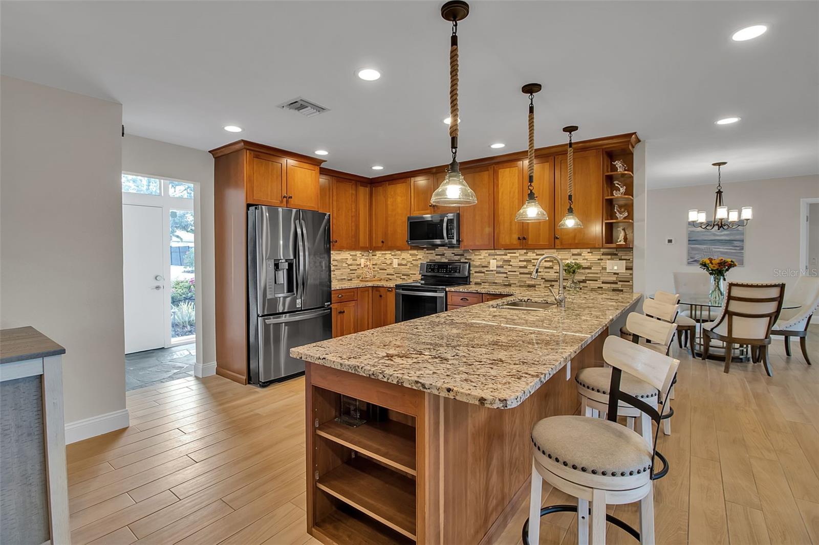 Image 8 of 56 For 318 Nassau Street N