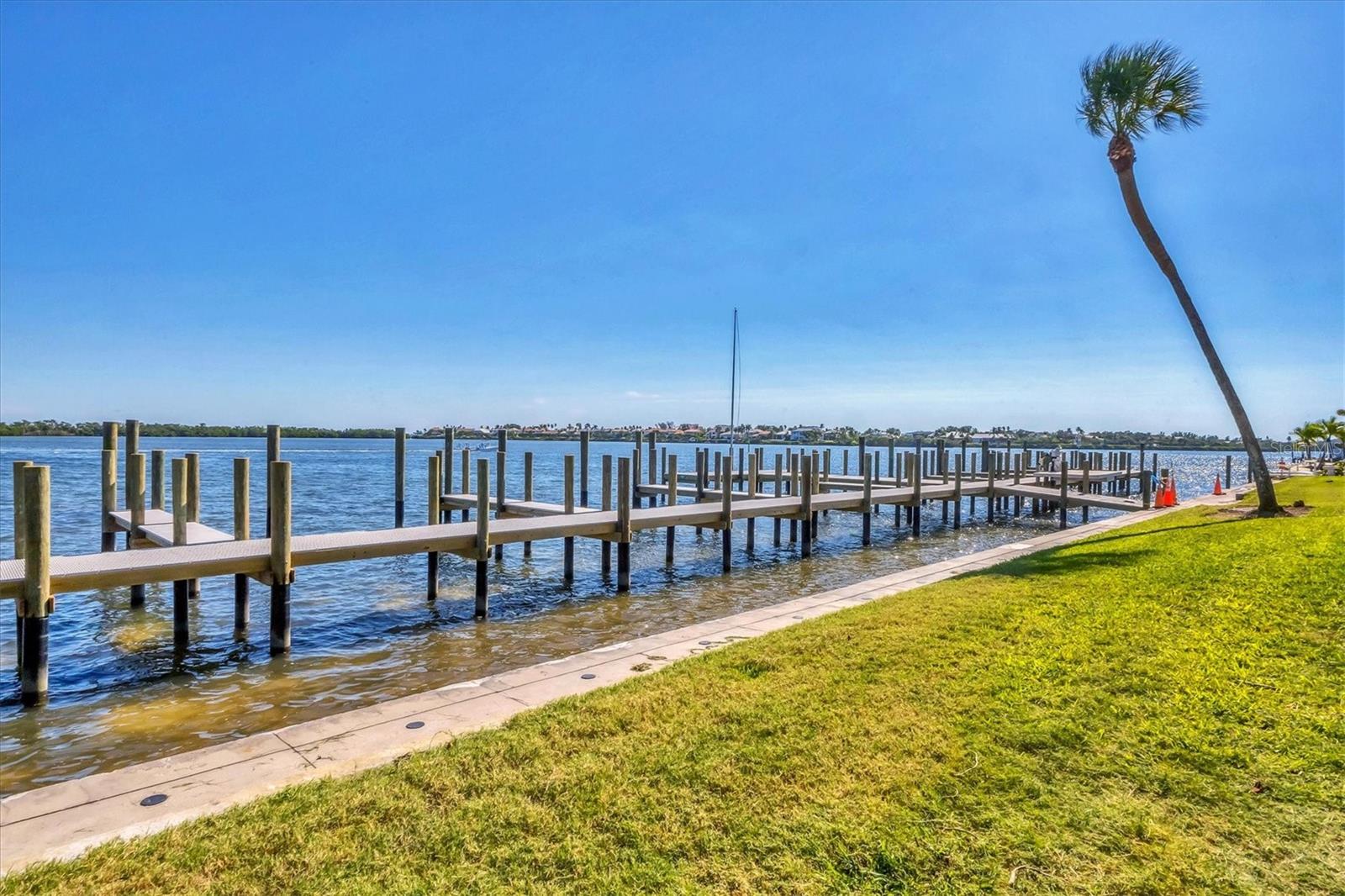 Image 32 of 61 For 3810 Gulf Of Mexico Drive F105