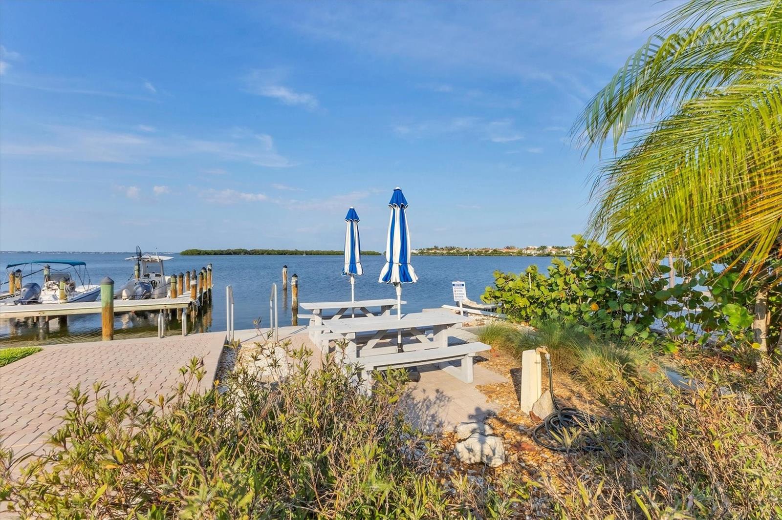 Image 49 of 61 For 3810 Gulf Of Mexico Drive F105