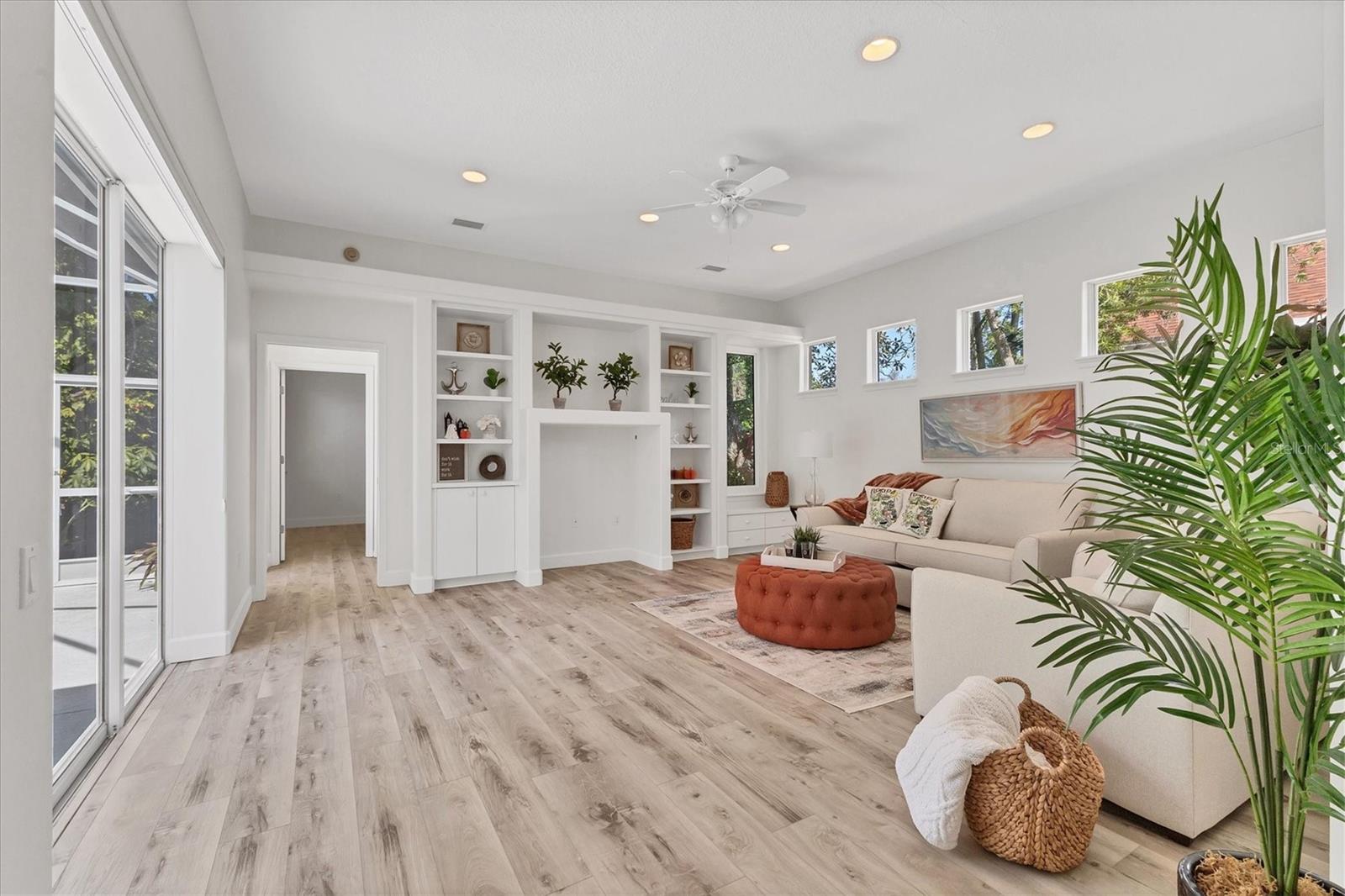 Image 18 of 67 For 9238 13th Avenue Cir Nw