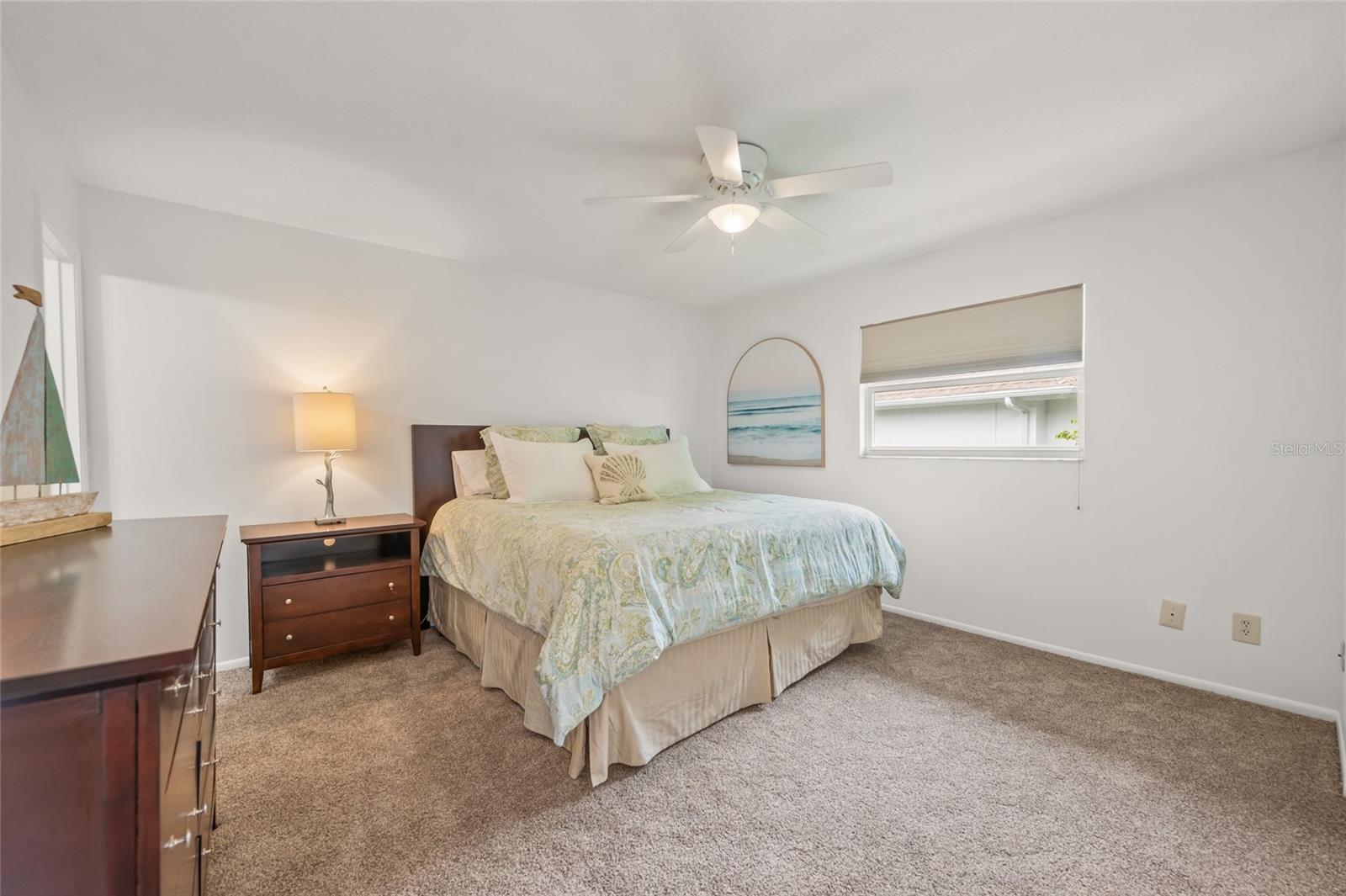 Image 13 of 46 For 542 Sutton Place