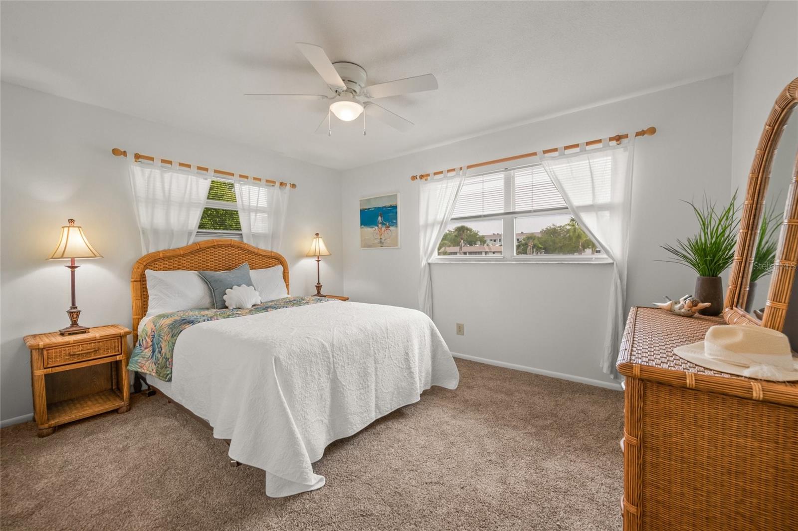 Image 17 of 46 For 542 Sutton Place