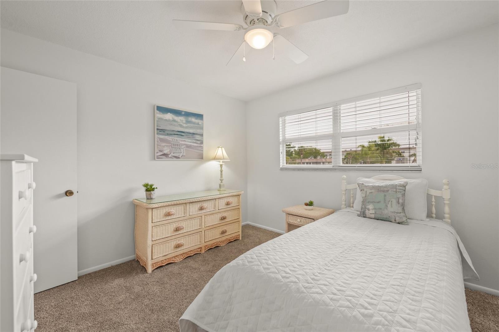 Image 20 of 46 For 542 Sutton Place