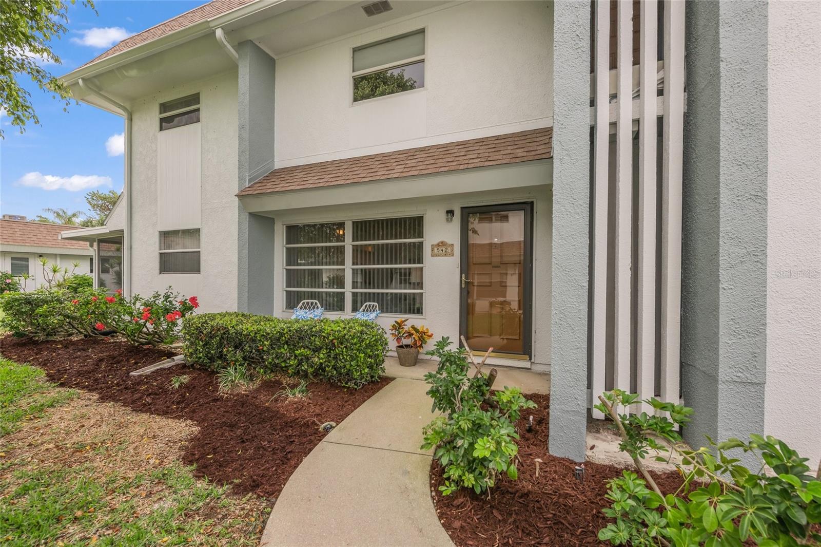 Image 3 of 46 For 542 Sutton Place