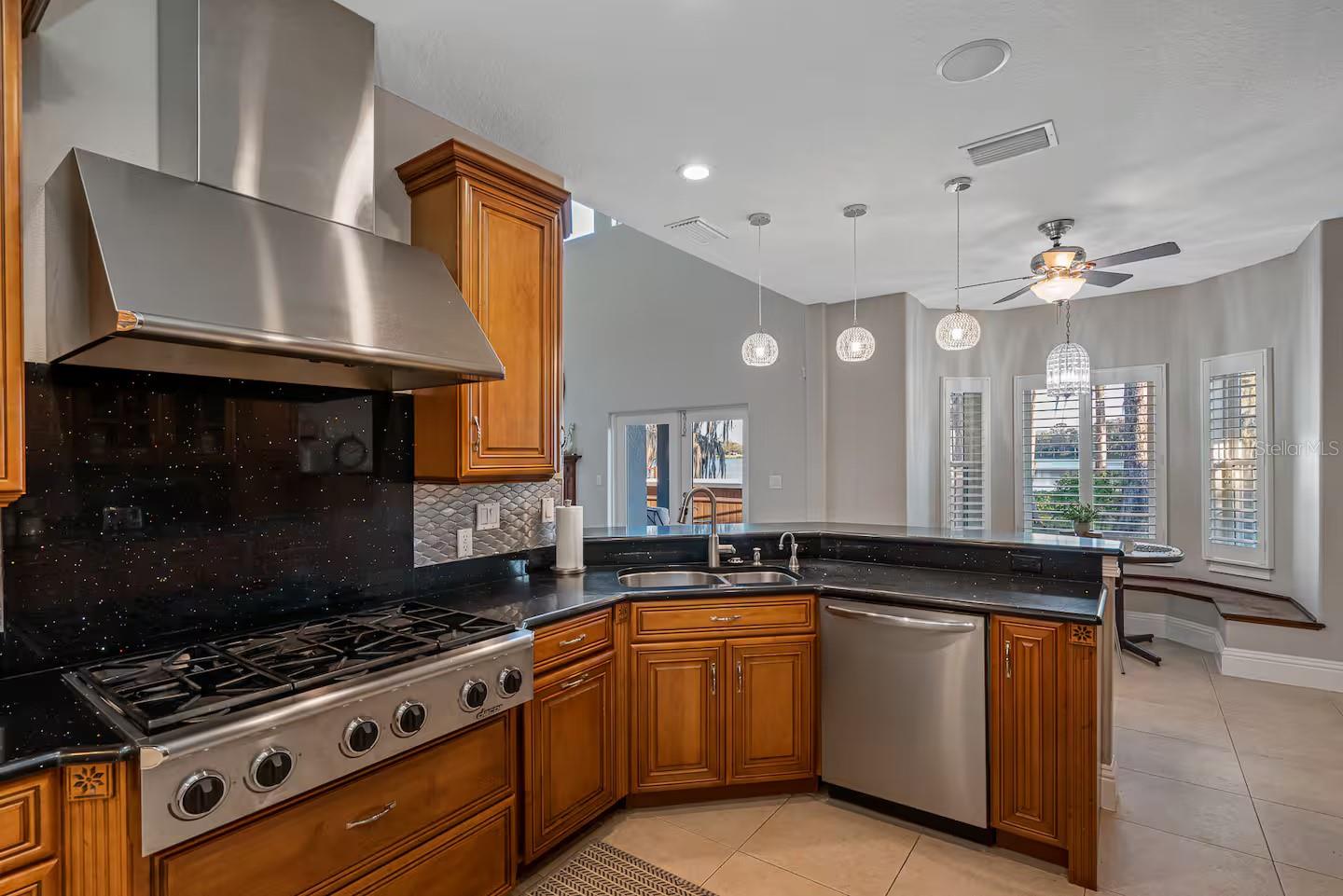 Image 14 of 50 For 151 Lakeside Drive