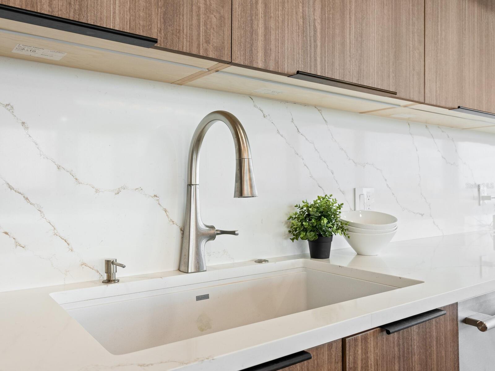 Image 10 of 57 For 5400 Ocean Boulevard 5-3