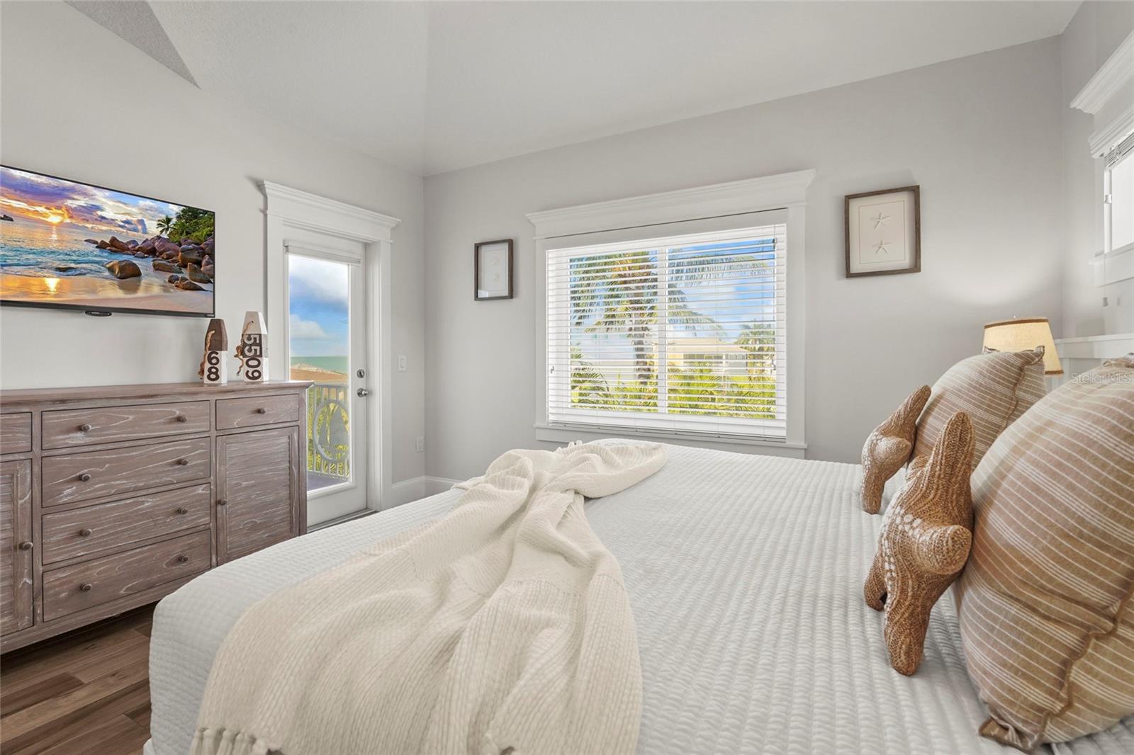 Image 44 of 91 For 106 7th Street S