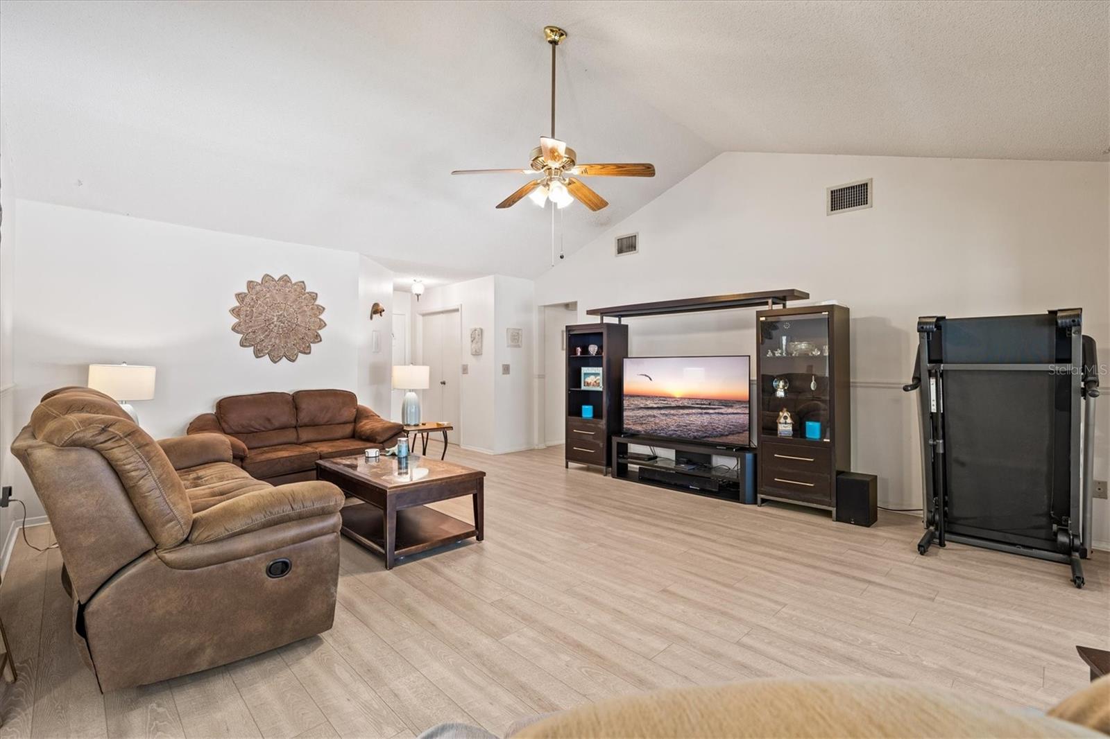 Image 12 of 86 For 5135 Nashville Drive