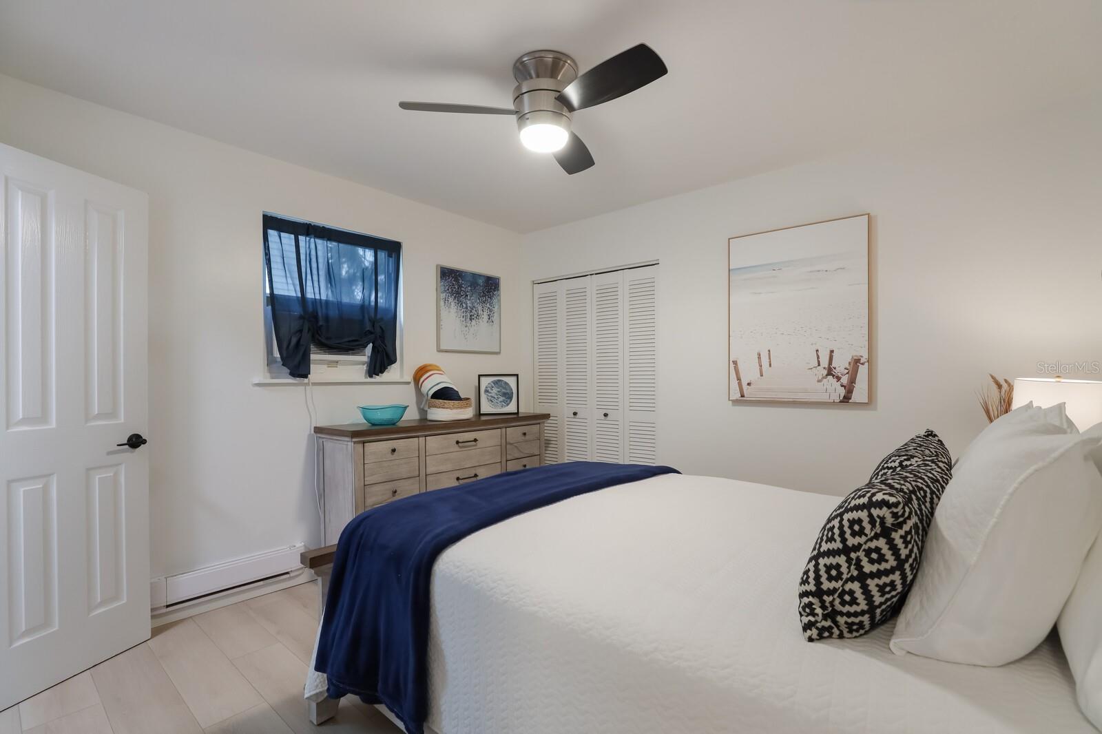 Image 11 of 13 For 407 Ohio Place