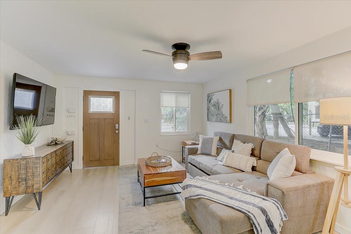 Image 3 of 13 For 407 Ohio Place