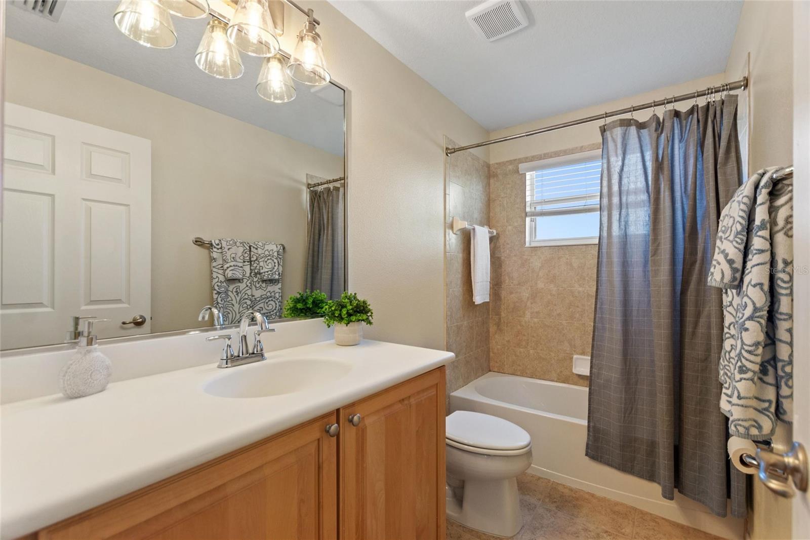 Image 40 of 58 For 12002 Granite Woods Loop