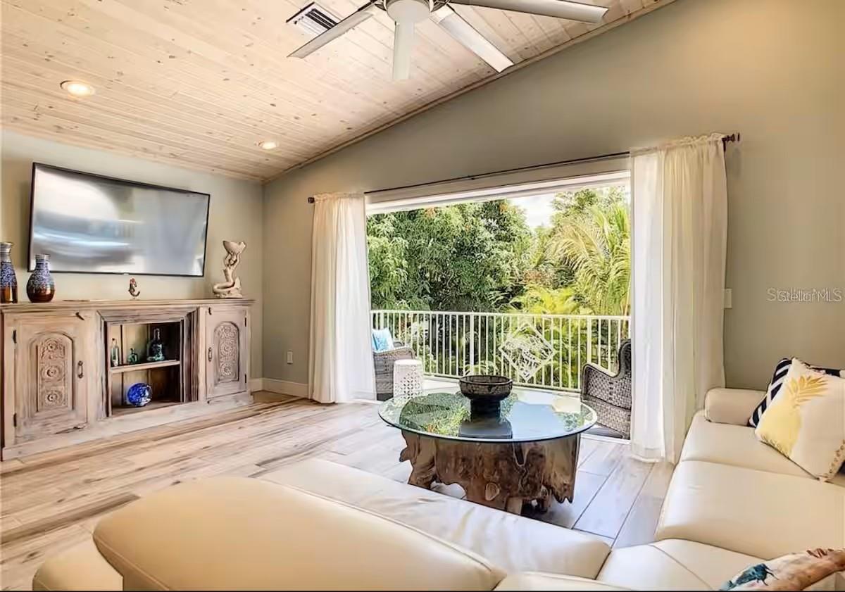 Image 10 of 61 For 111 Cedar Avenue