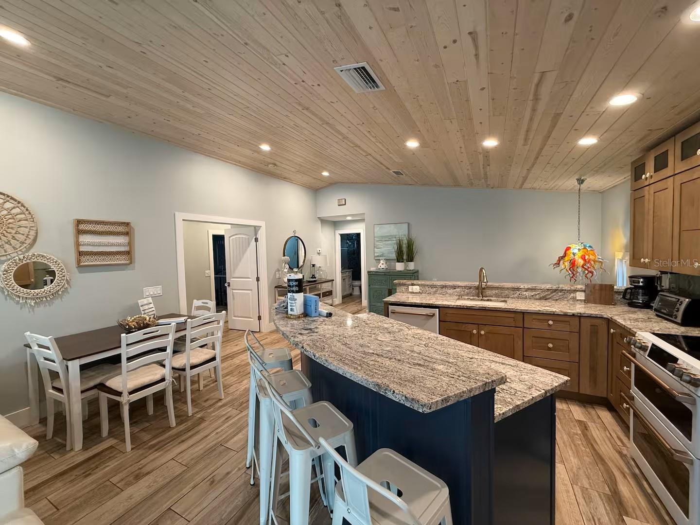 Image 22 of 61 For 111 Cedar Avenue