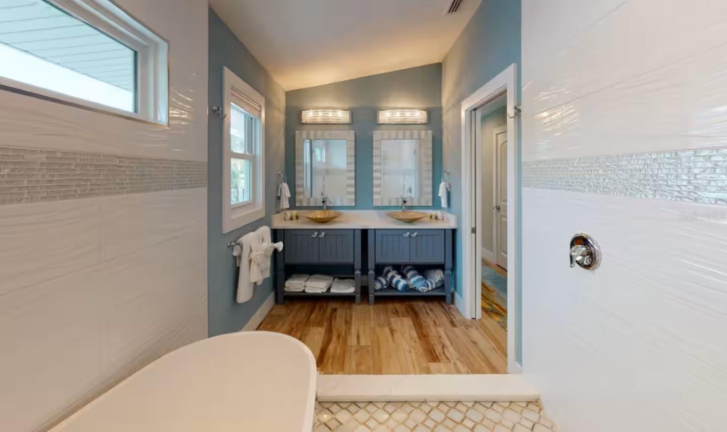 Image 40 of 61 For 111 Cedar Avenue