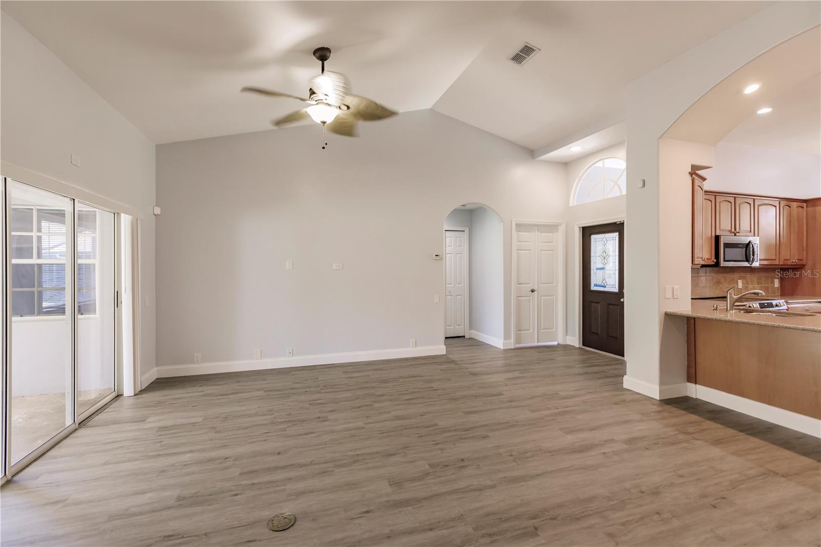 Image 15 of 46 For 2615 6th Street W