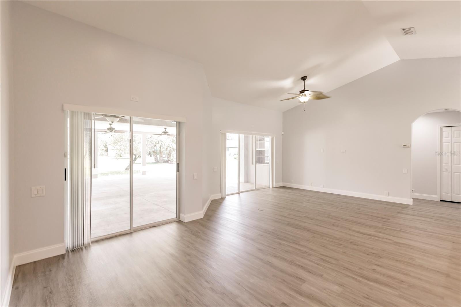 Image 18 of 46 For 2615 6th Street W