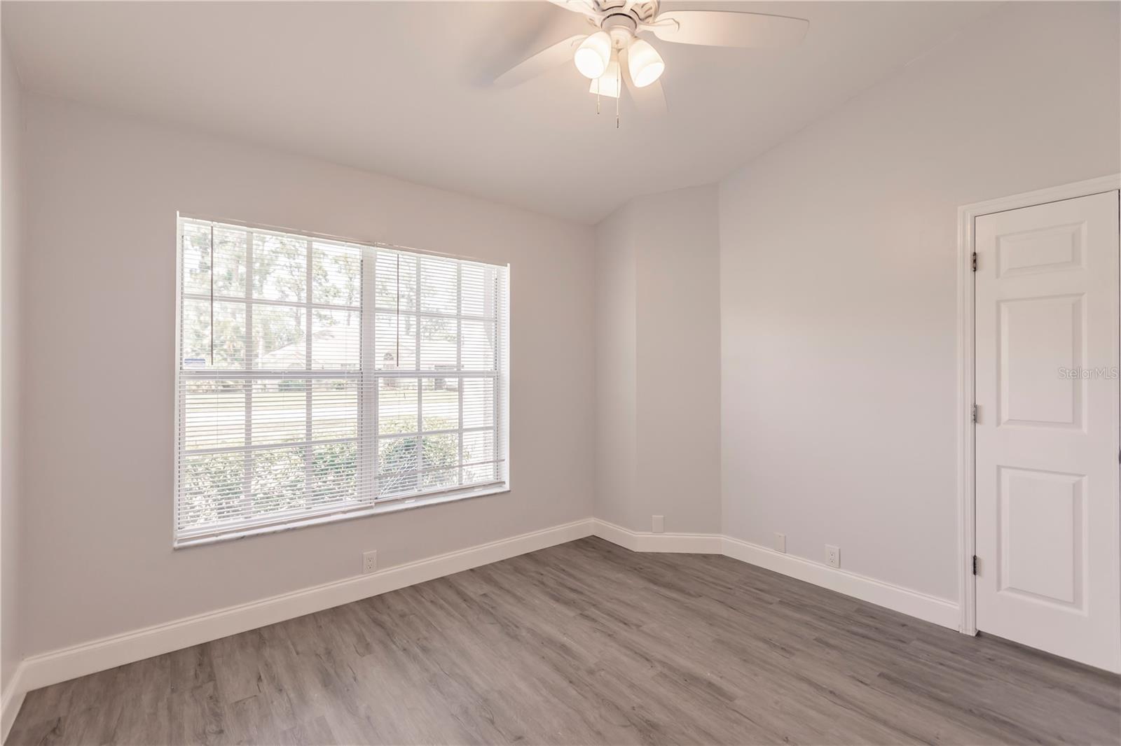 Image 28 of 46 For 2615 6th Street W