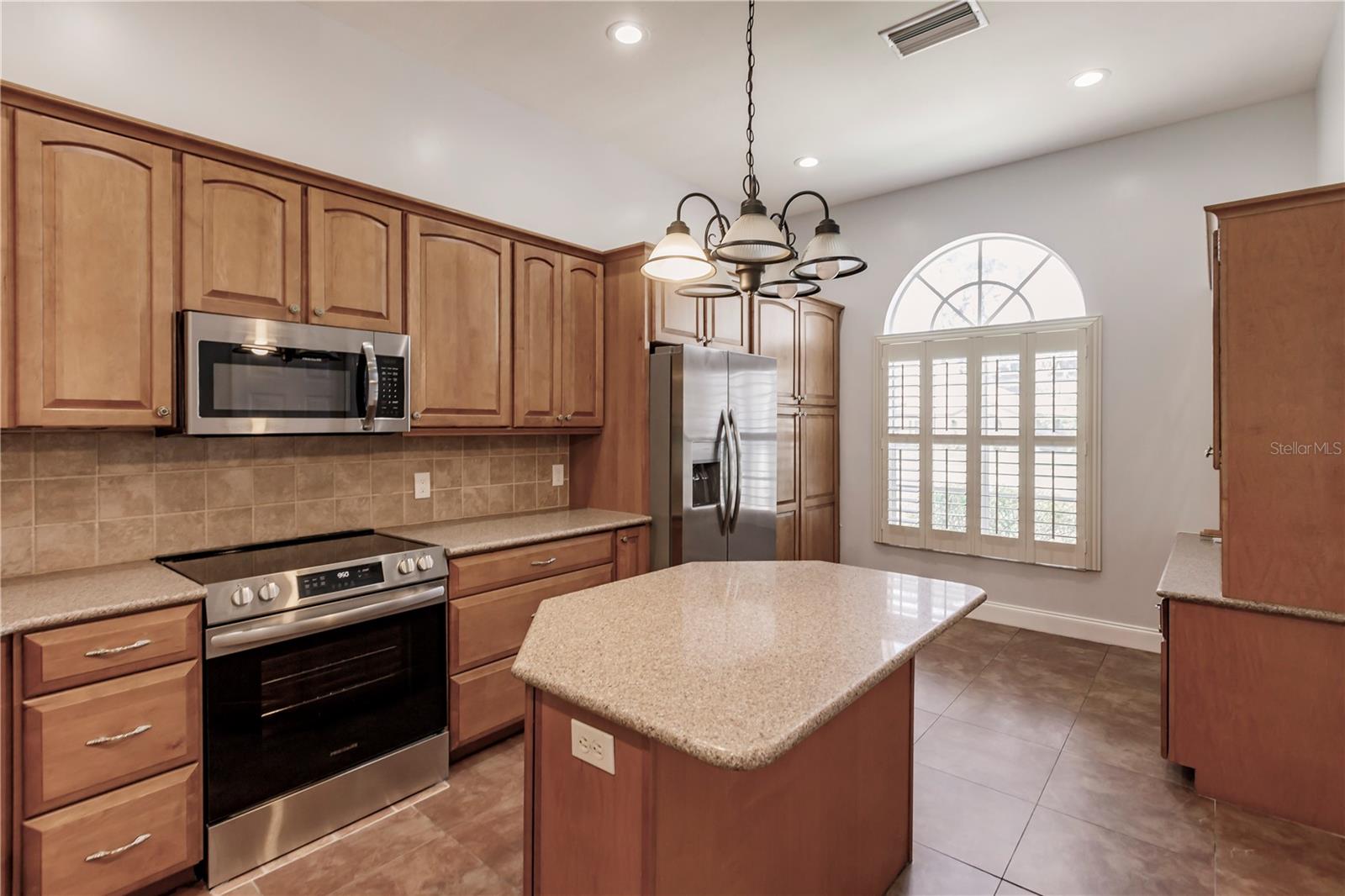 Image 6 of 46 For 2615 6th Street W