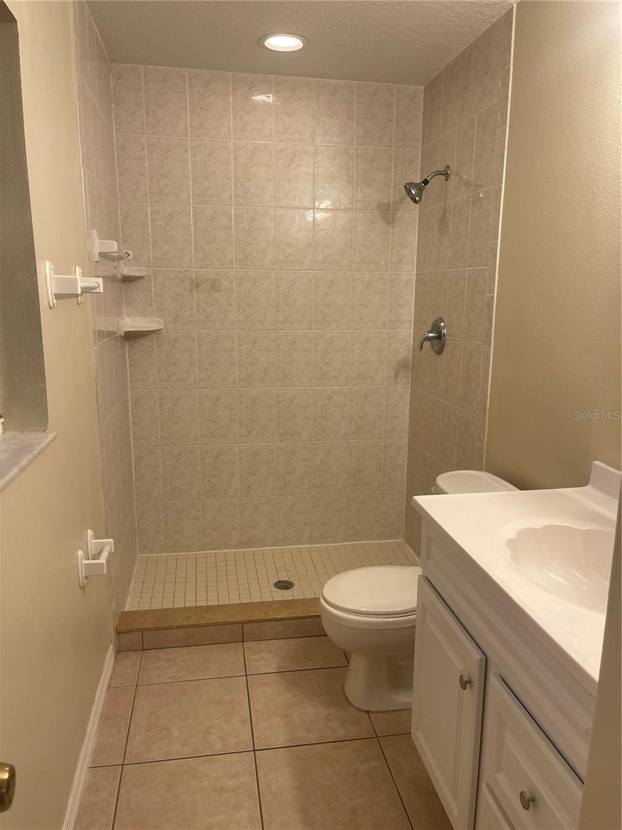 Image 10 of 24 For 2311 Henry Avenue