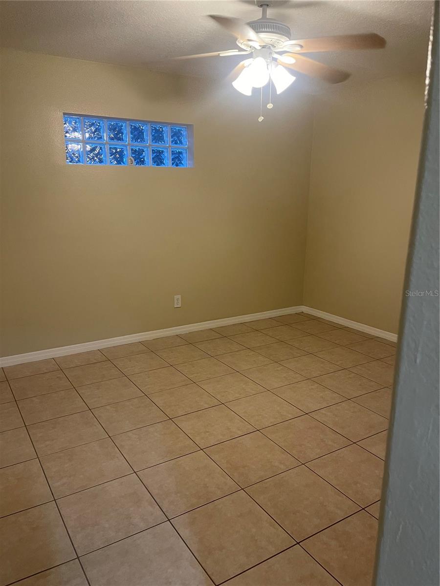 Image 9 of 24 For 2311 Henry Avenue