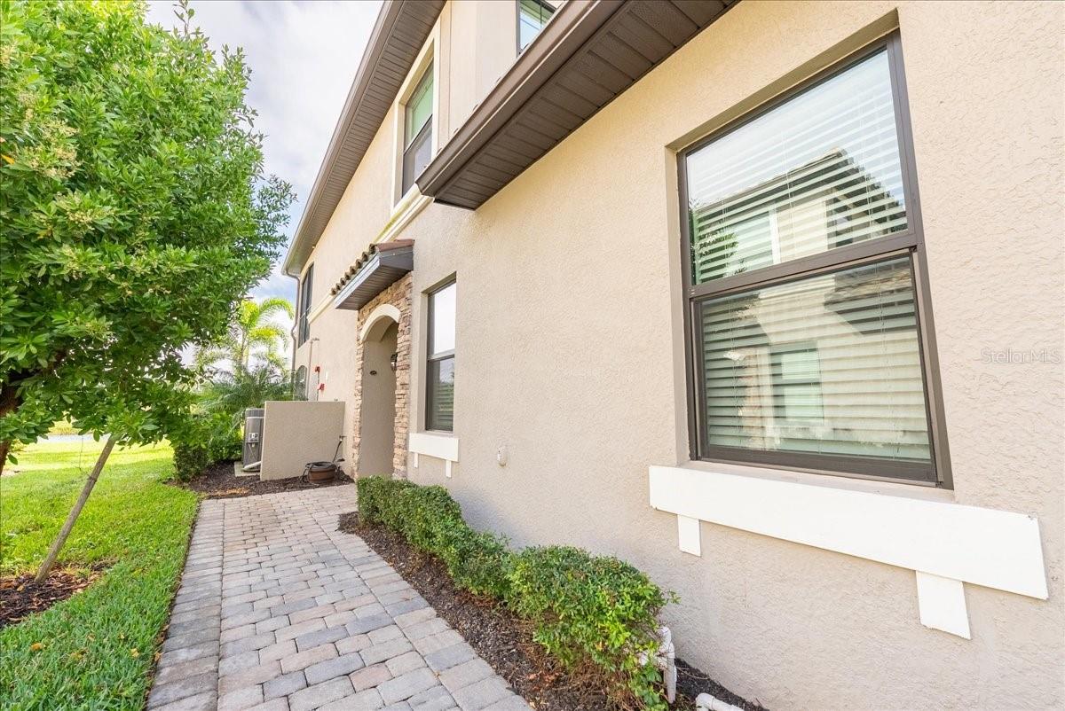 Image 4 of 80 For 6025 Worsham Lane 101