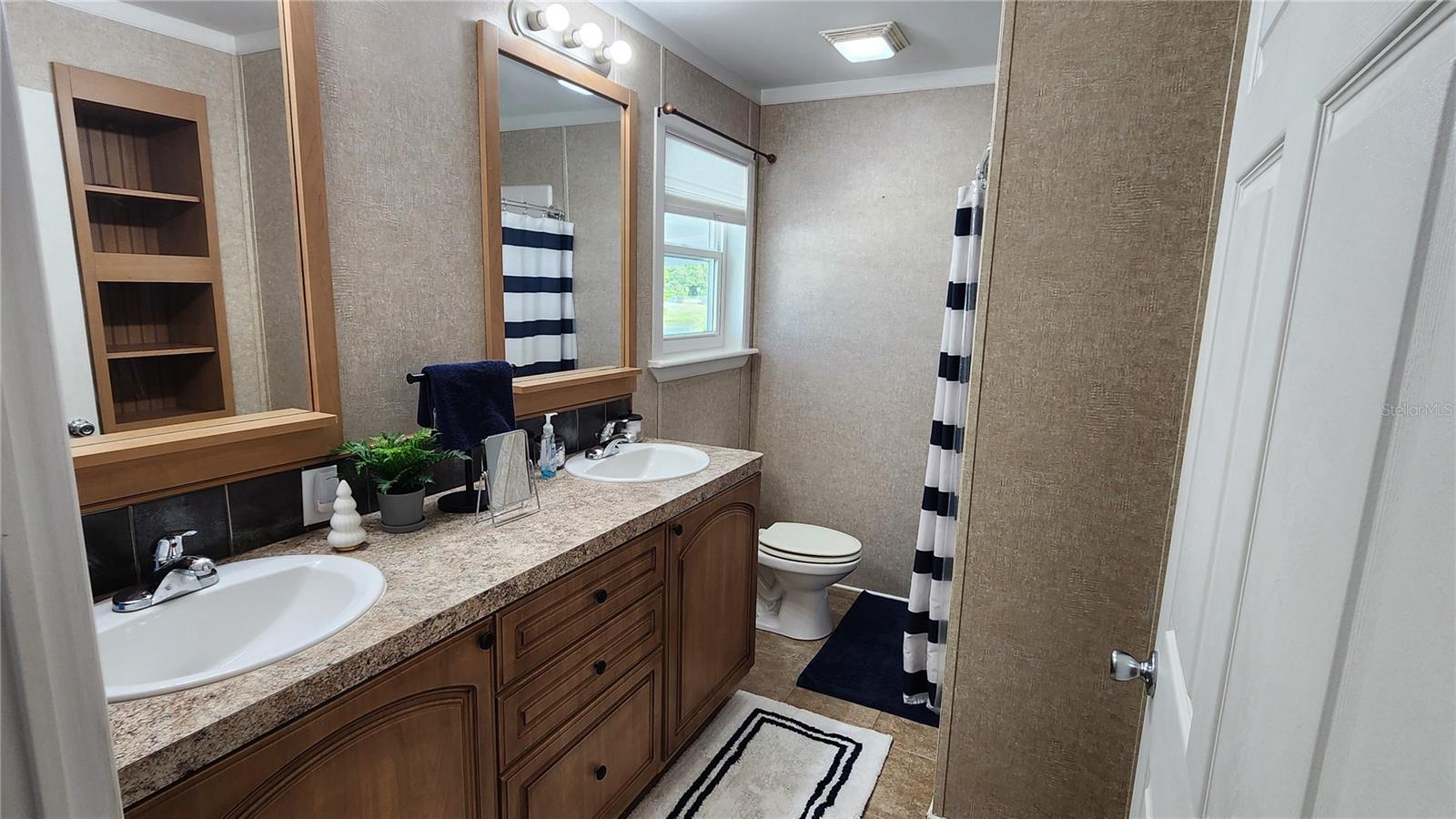 Image 17 of 39 For 3210 Ash Terrace