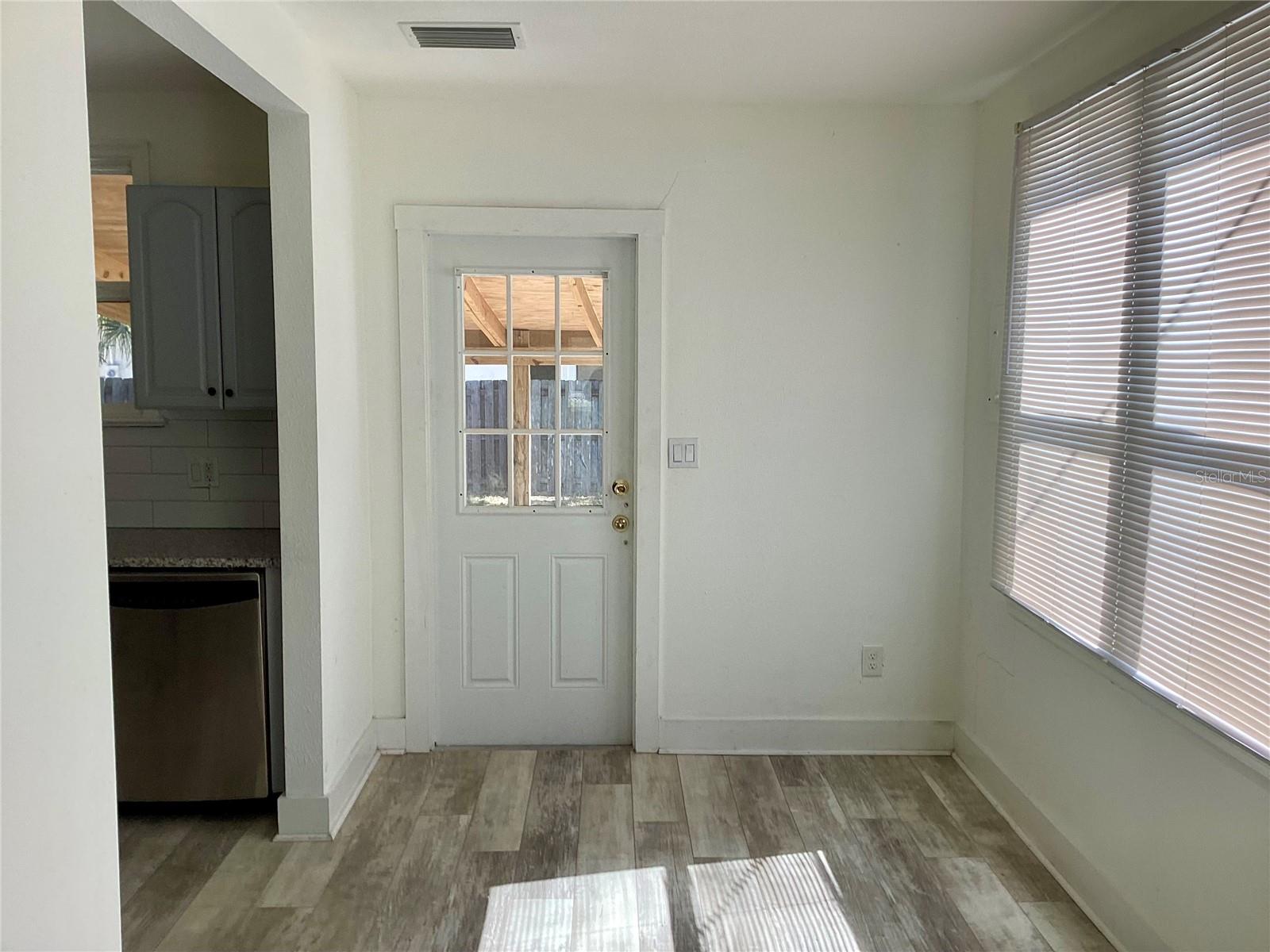 Image 7 of 14 For 1404 Cocoanut Avenue