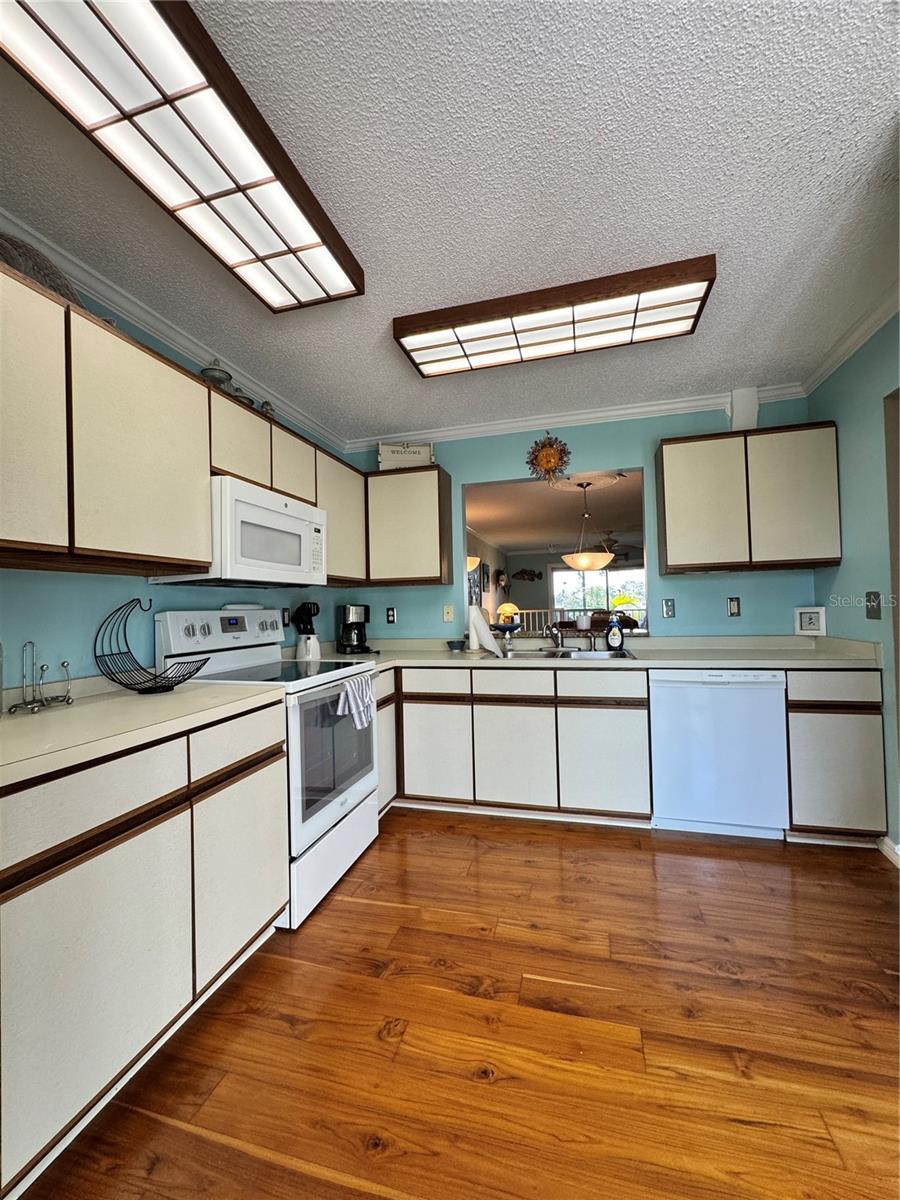 Image 10 of 52 For 10443 Waterbird Way 22