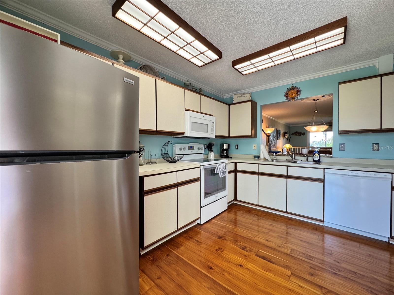 Image 8 of 52 For 10443 Waterbird Way 22