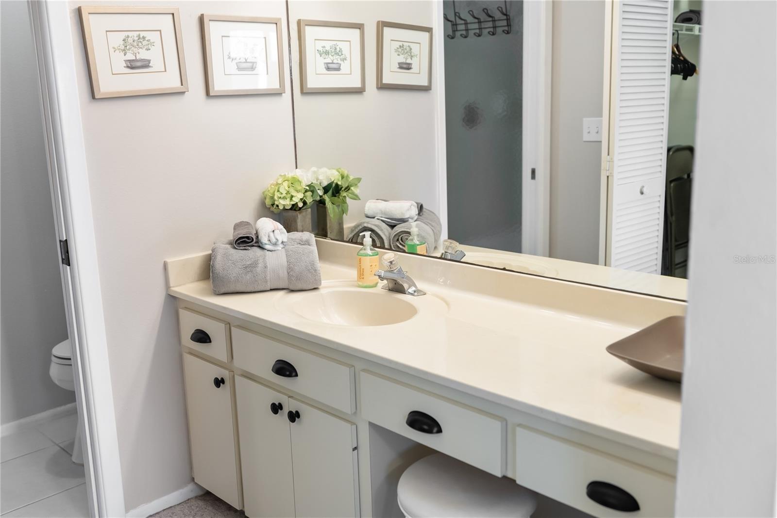 Image 44 of 69 For 3009 Taywood Meadows 14