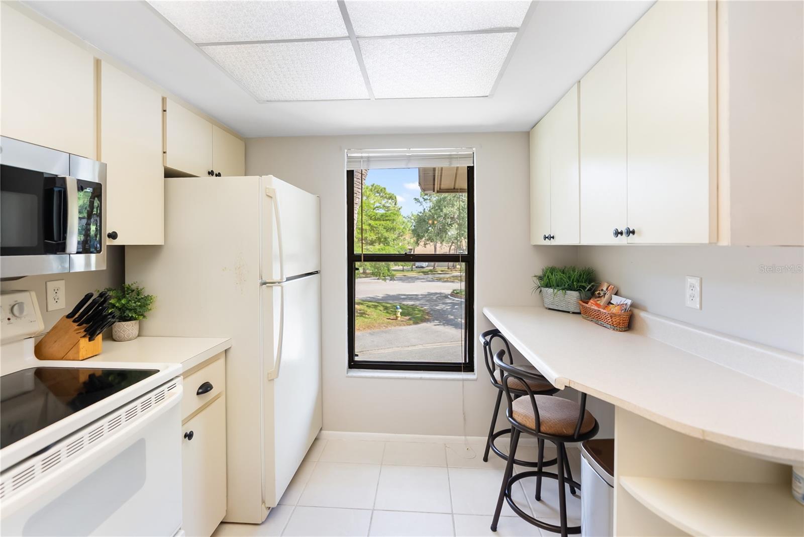 Image 7 of 69 For 3009 Taywood Meadows 14