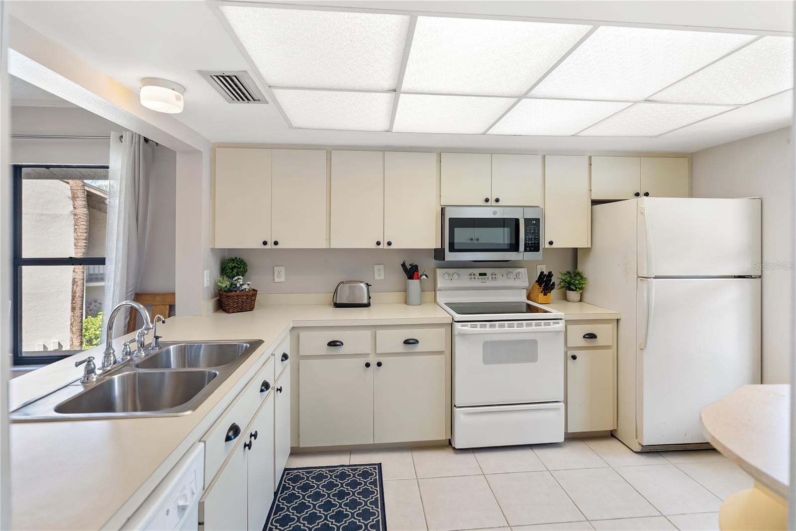 Image 8 of 69 For 3009 Taywood Meadows 14