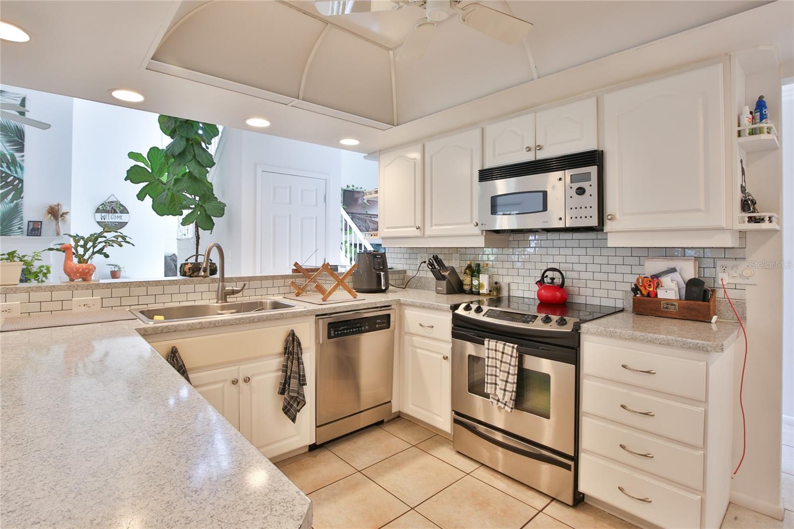 Image 15 of 39 For 7303 Manatee Street