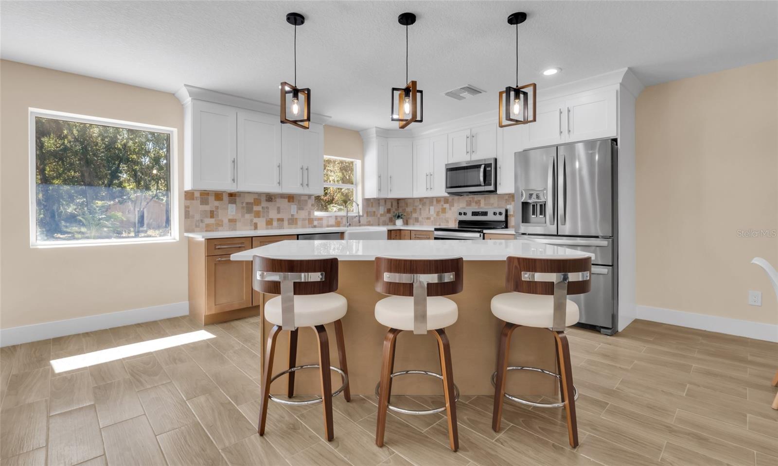 Image 11 of 46 For 4602 Lithia Pinecrest Road