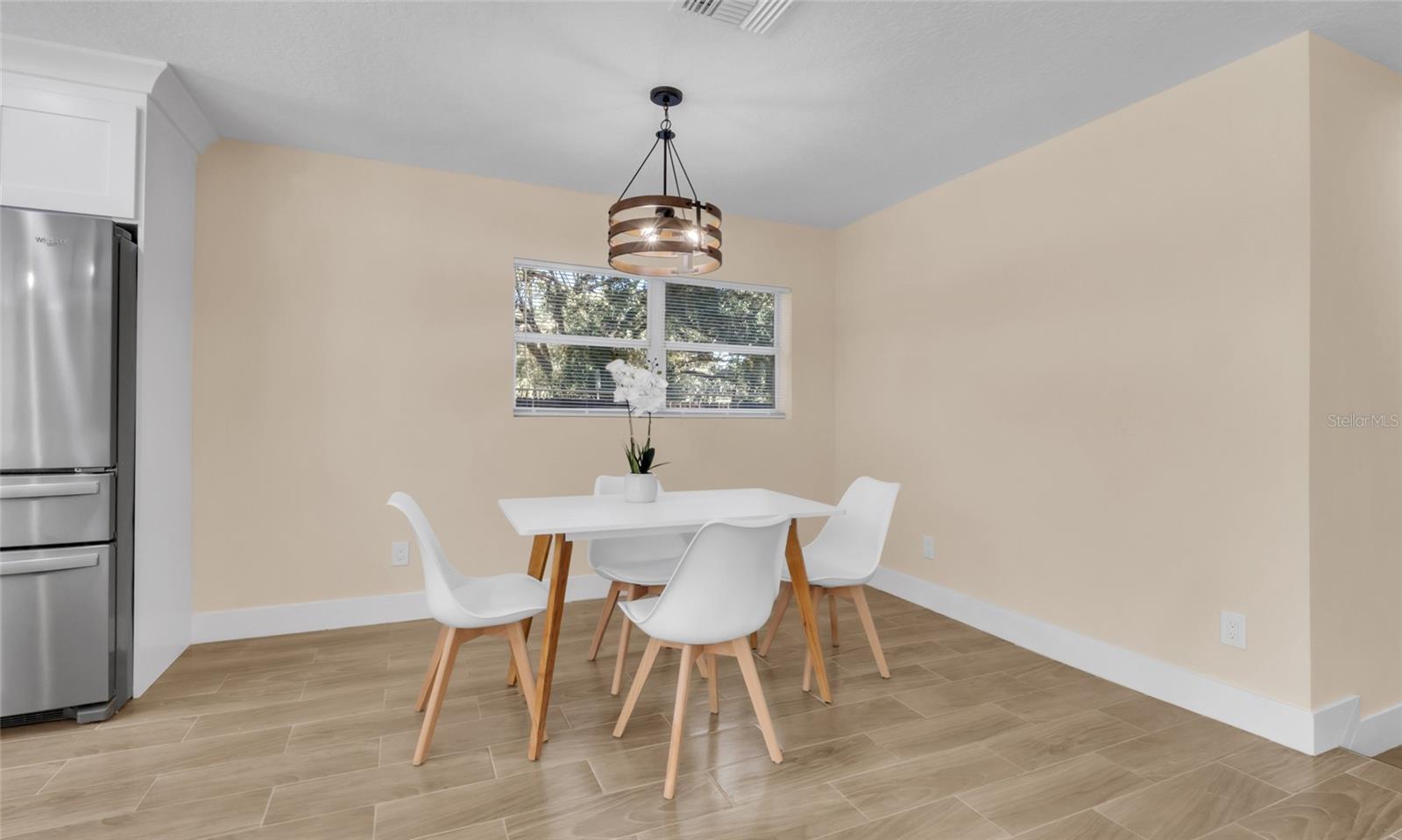 Image 15 of 46 For 4602 Lithia Pinecrest Road