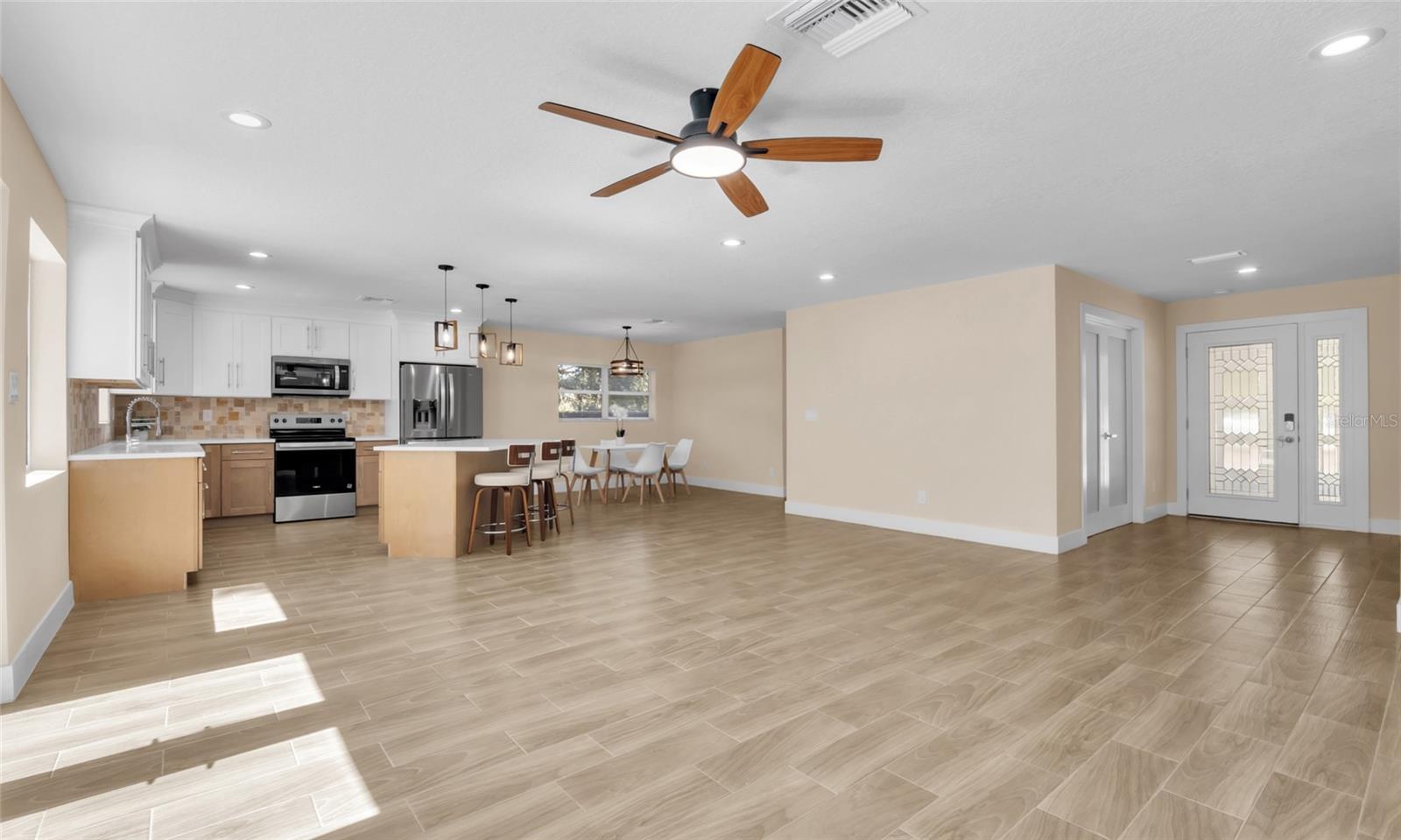 Image 18 of 46 For 4602 Lithia Pinecrest Road