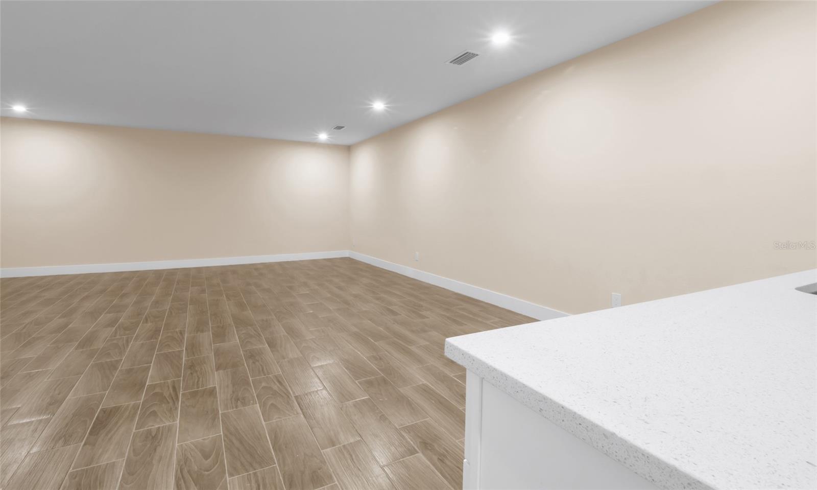 Image 20 of 46 For 4602 Lithia Pinecrest Road