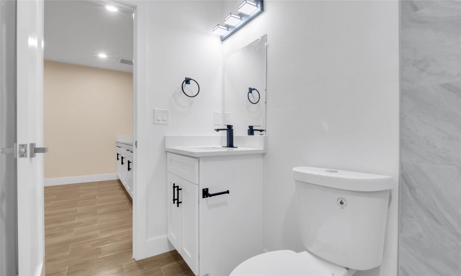 Image 24 of 46 For 4602 Lithia Pinecrest Road