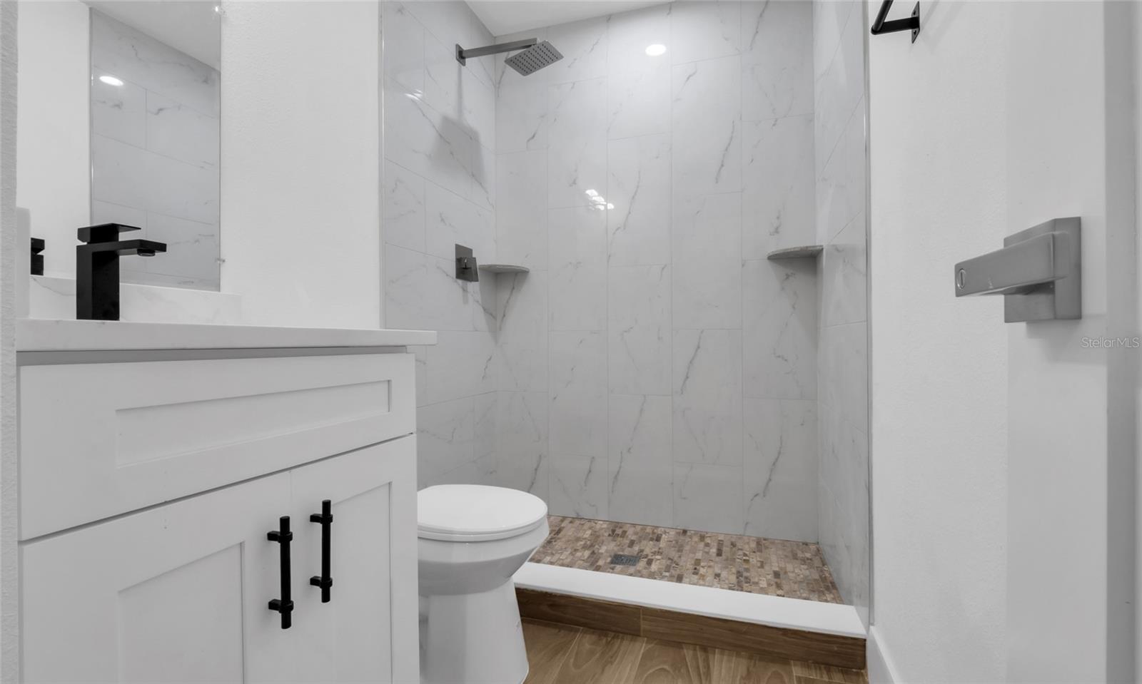 Image 29 of 46 For 4602 Lithia Pinecrest Road