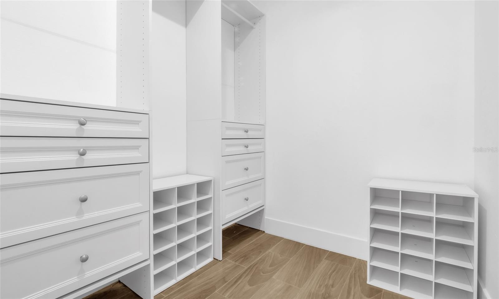 Image 36 of 46 For 4602 Lithia Pinecrest Road