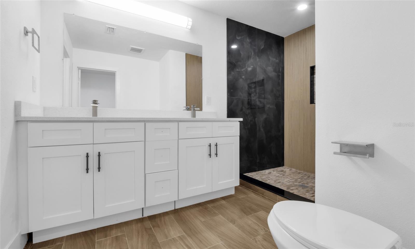 Image 37 of 46 For 4602 Lithia Pinecrest Road