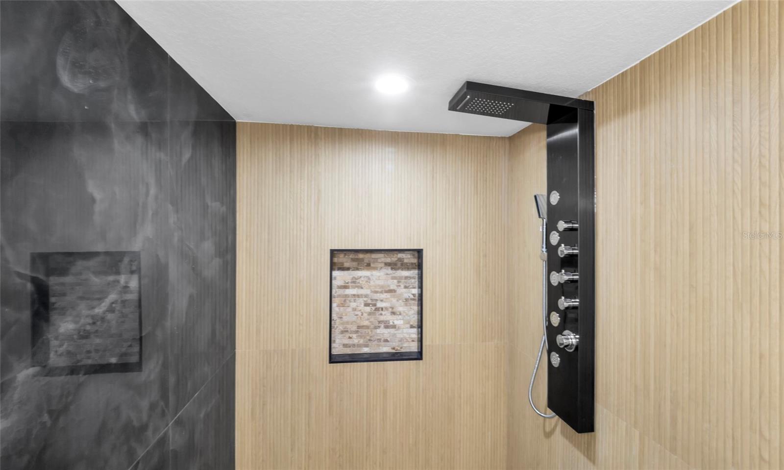 Image 38 of 46 For 4602 Lithia Pinecrest Road