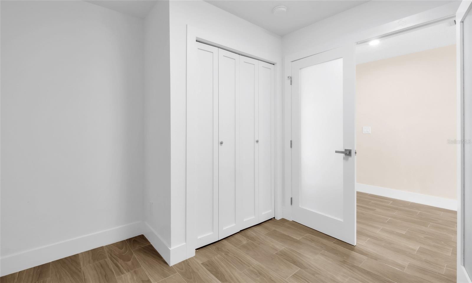 Image 8 of 46 For 4602 Lithia Pinecrest Road