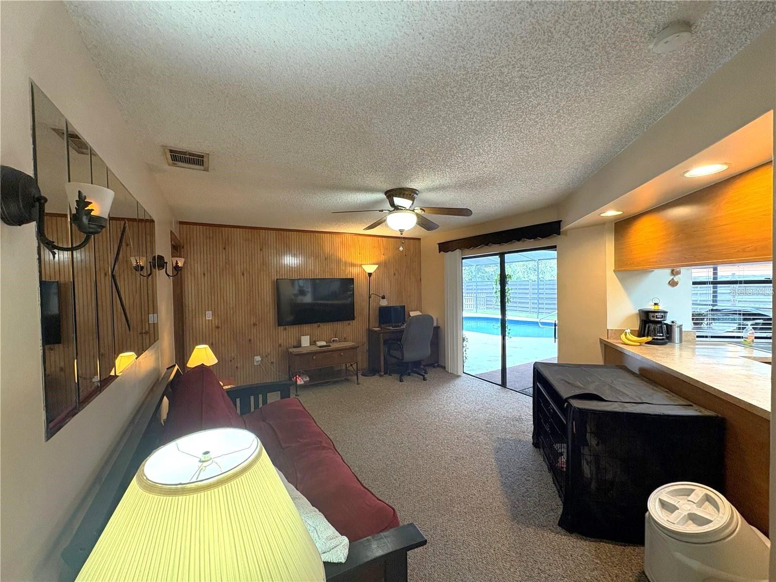 Listing photo id 9 for 6457 Samoa Drive