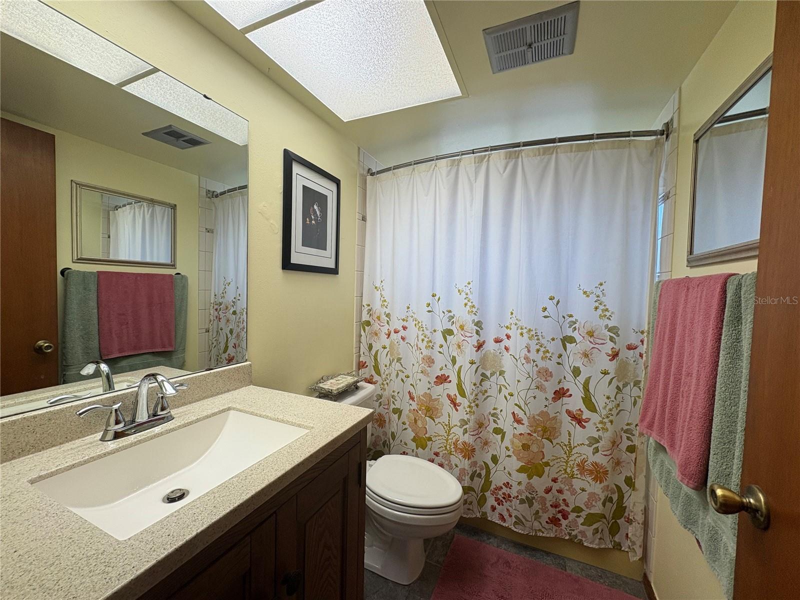 Listing photo id 17 for 6457 Samoa Drive