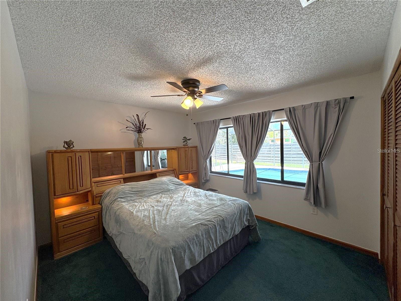 Listing photo id 18 for 6457 Samoa Drive