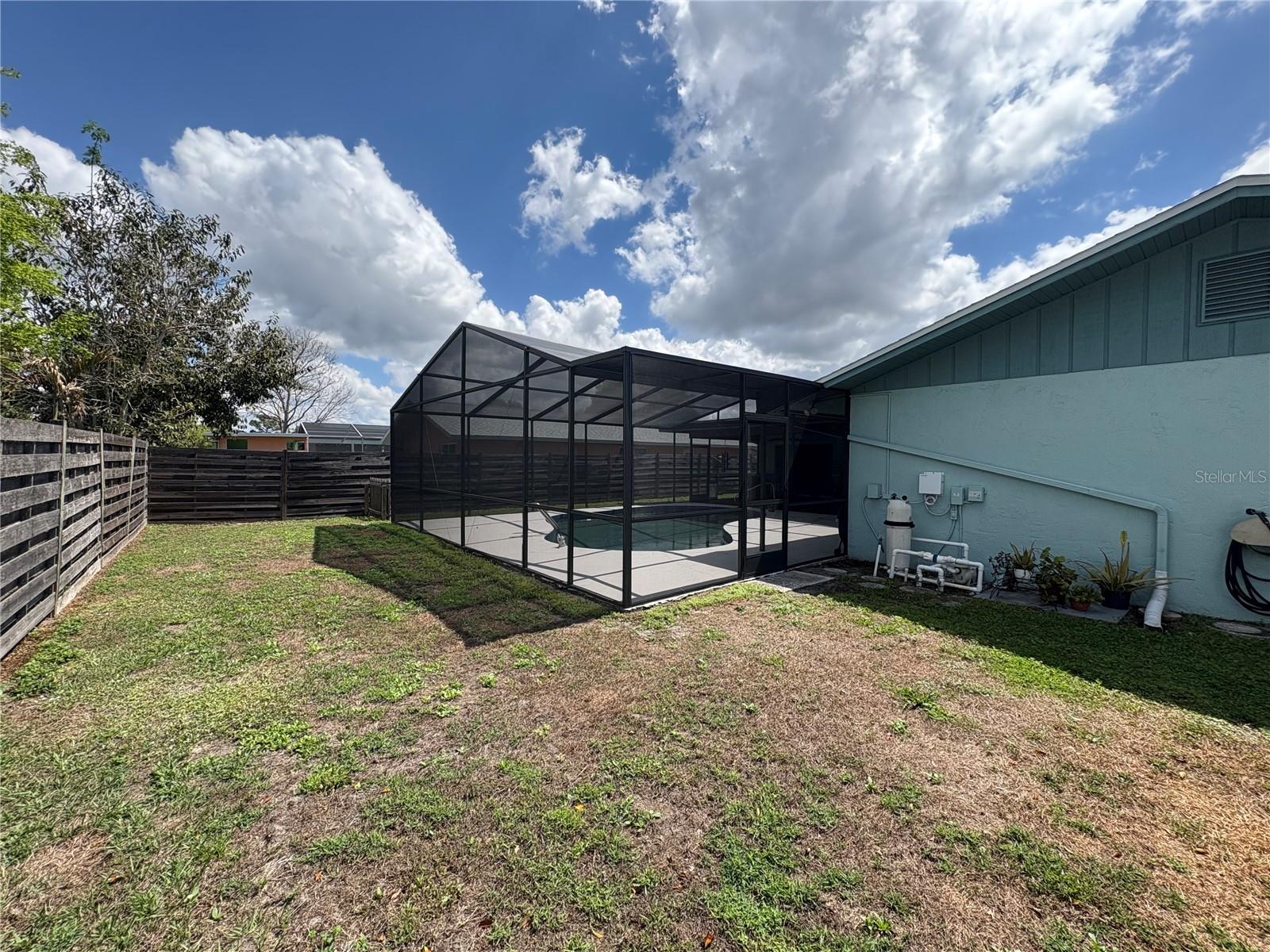 Listing photo id 20 for 6457 Samoa Drive