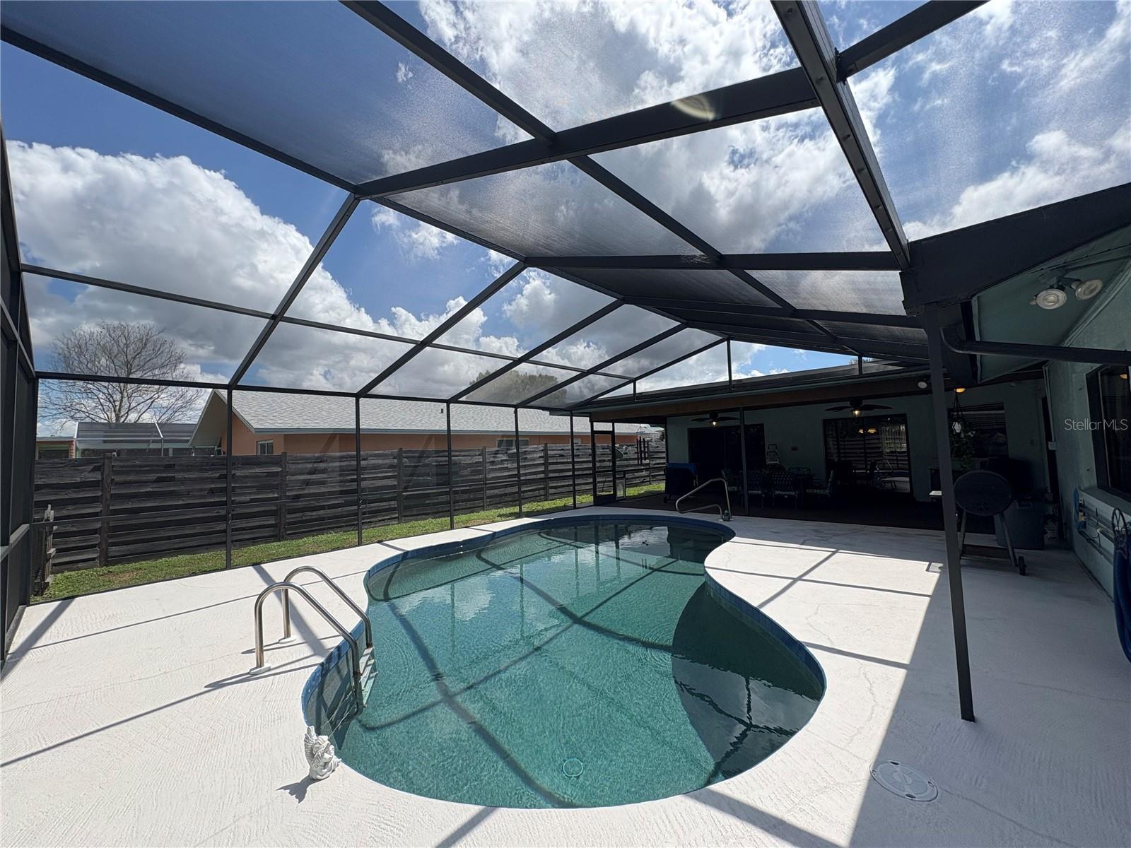 Listing photo id 23 for 6457 Samoa Drive