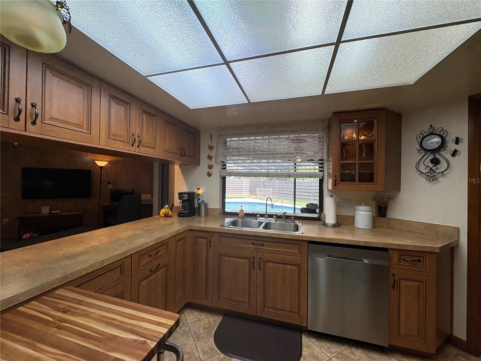 Listing photo id 30 for 6457 Samoa Drive